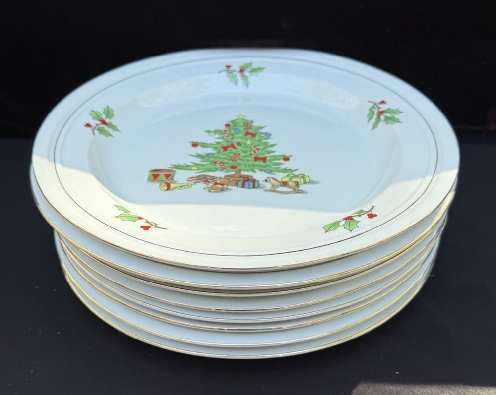 8 Vtg Meiwa Home for the Holidays 10.5” Dinner Plates 22K Gold Trim Christmas